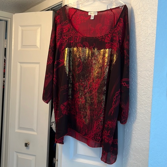 DRESSBARN NEW 3X SHEER DECORATIVE RED, BLACK HIGHLIGHTED WITH GOLD TOP - Picture 1 of 9